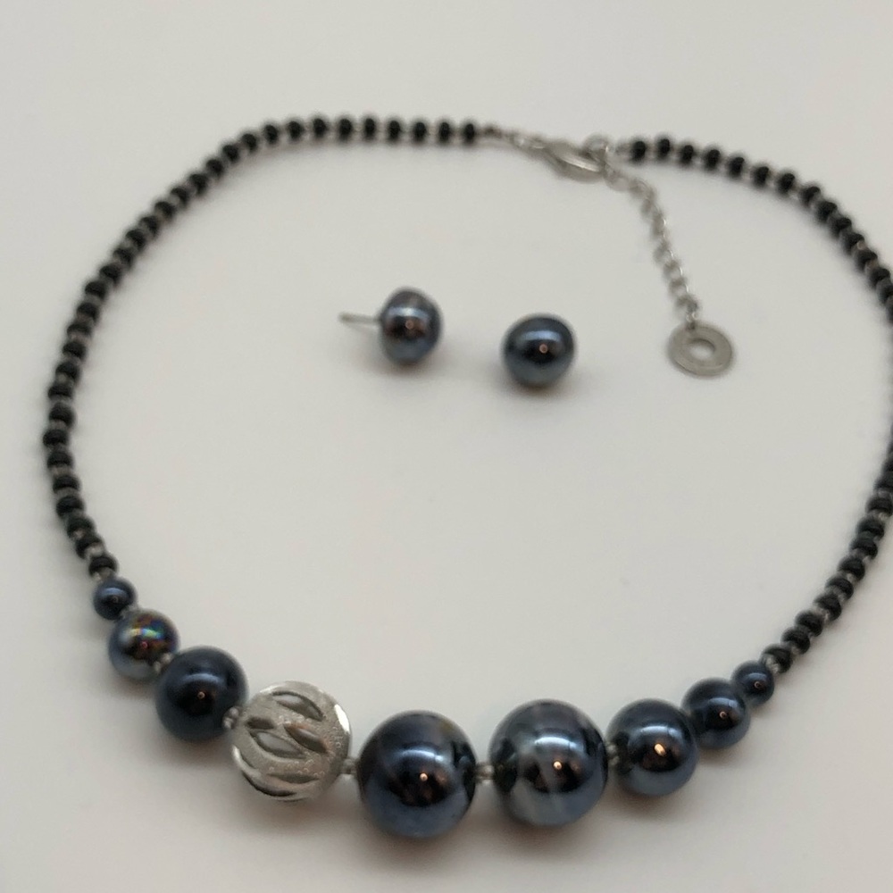Antica Murrina Venezia Murano Glass Necklace and pierced Earrings.